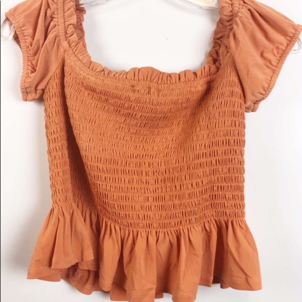 ✨ NWT BCBGeneration small off the shoulder top - Picture 4 of 6
